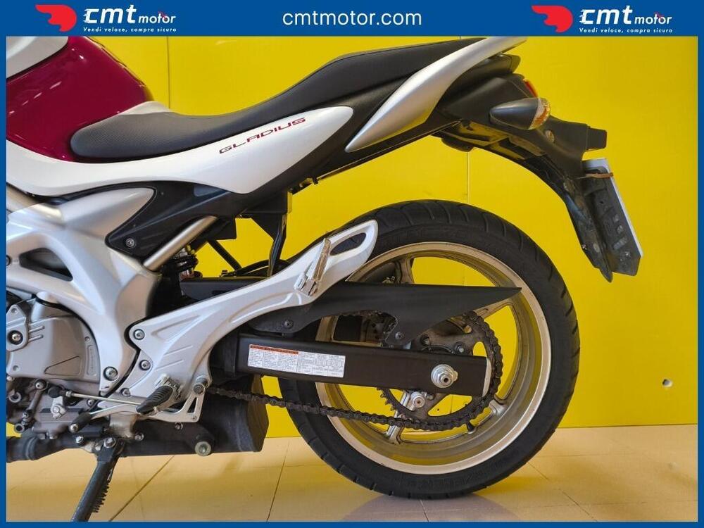 Suzuki Gladius 650 SFV (2009 - 15) (9)