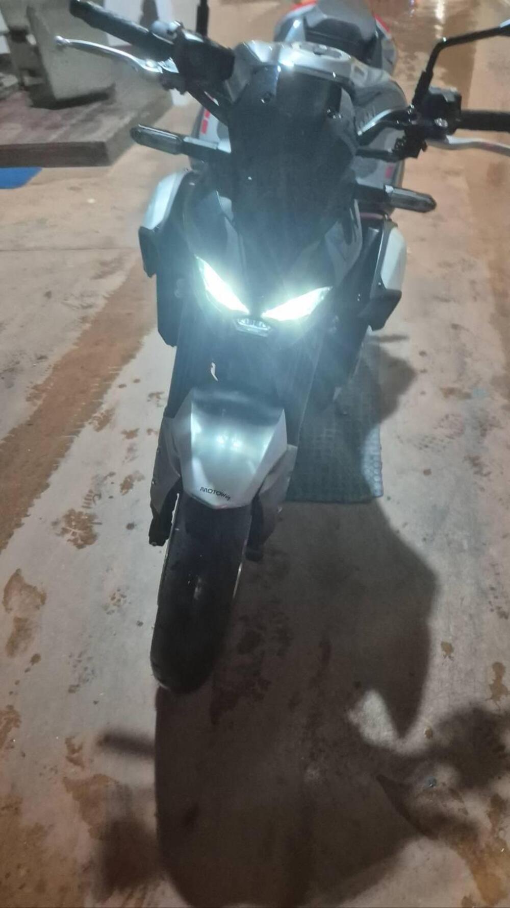 Kawasaki Z 900 (2025 - 26) (2)