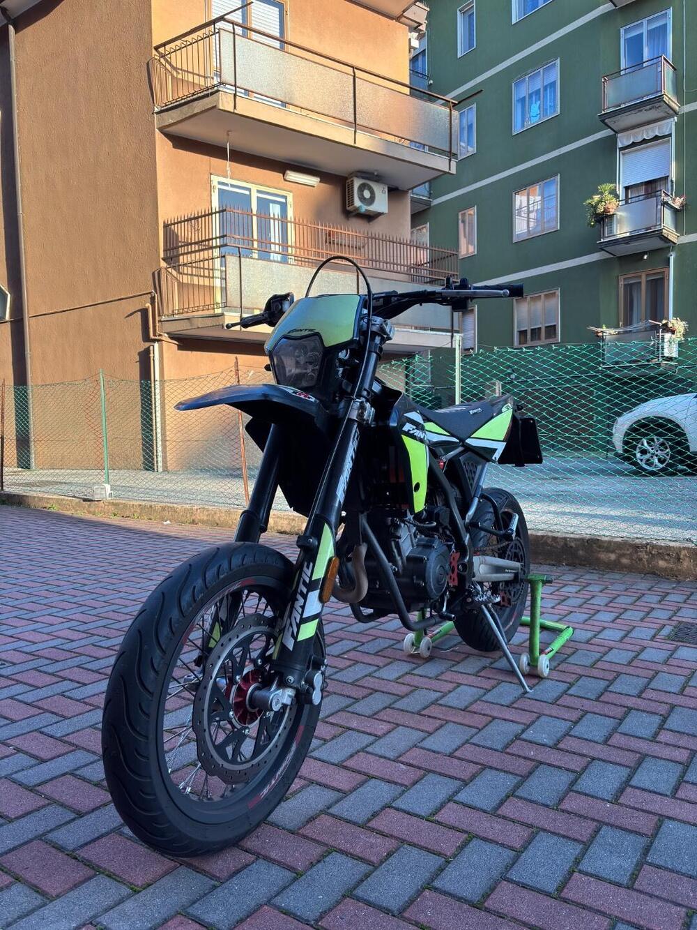 Fantic Motor XMF 125 Motard Performance 4t (2021 - 22) (2)