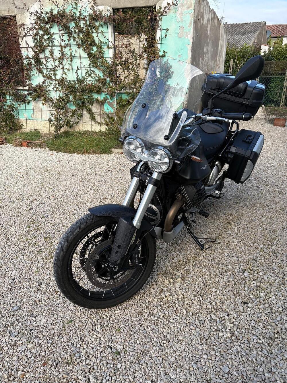 Moto Guzzi V85 TT Travel (2020) (5)