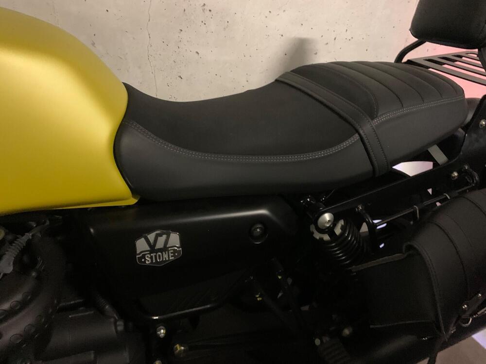 Moto Guzzi V7 850 Stone Special Abs (2021) (2)