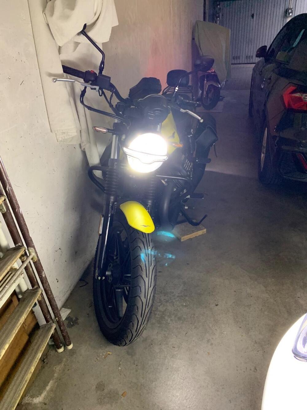 Moto Guzzi V7 850 Stone Special Abs (2021) (8)