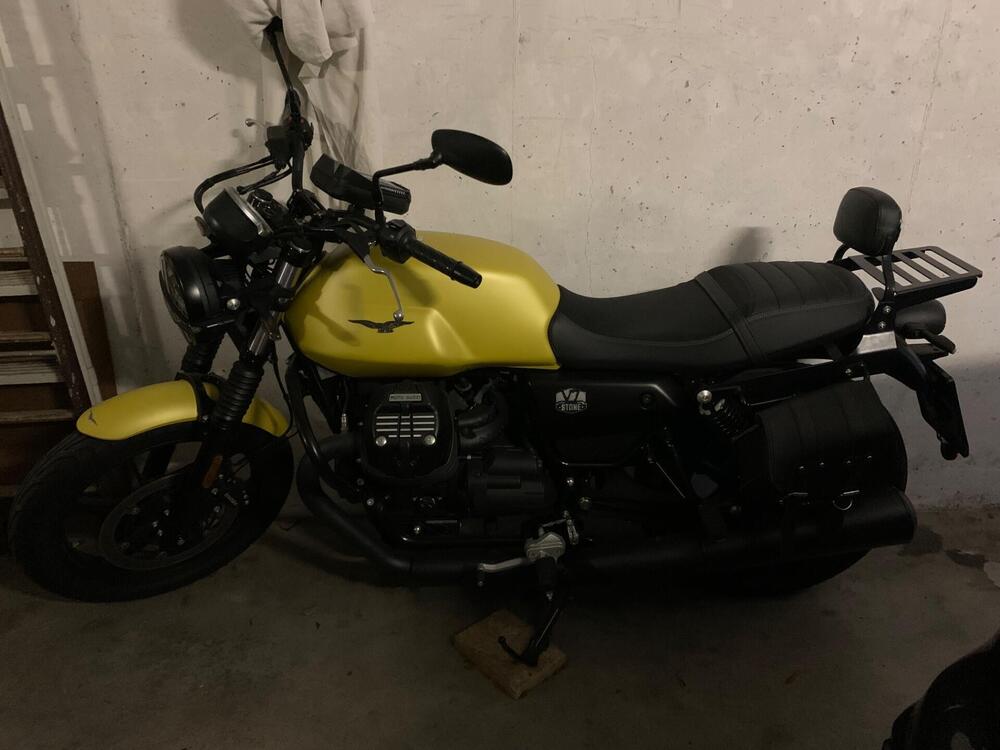 Moto Guzzi V7 850 Stone Special Abs (2021) (10)