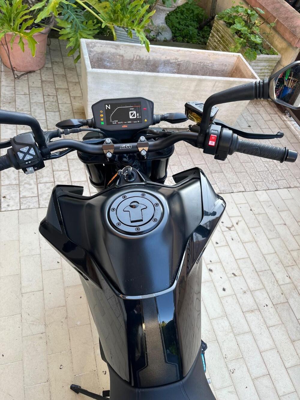 KTM 890 Duke L (2021) (3)