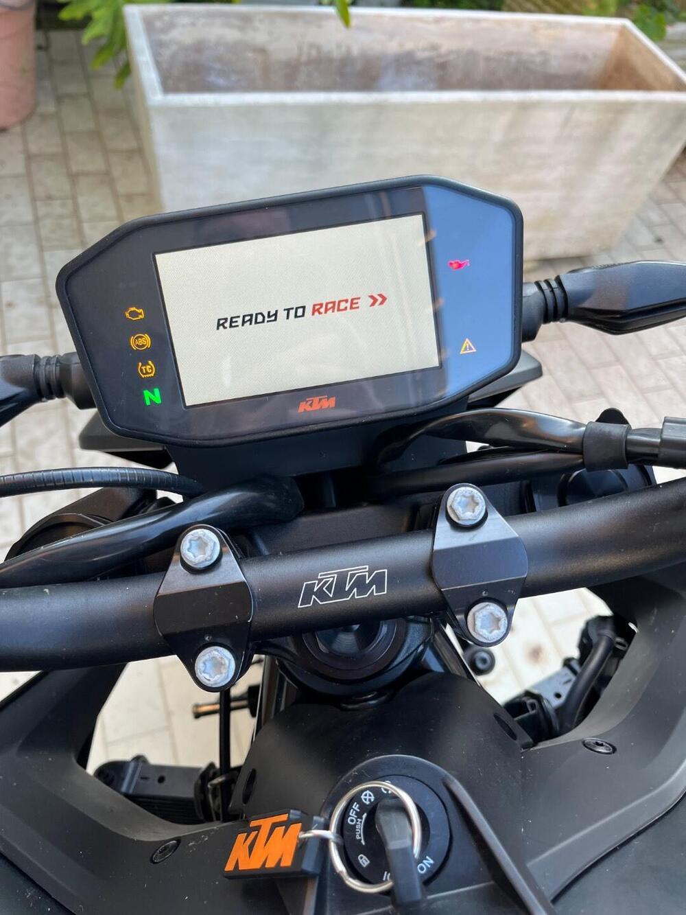 KTM 890 Duke L (2021) (8)