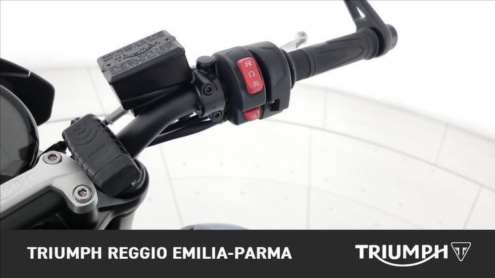 Triumph Trident 660 Triple Tribute Edition (2025) (10)