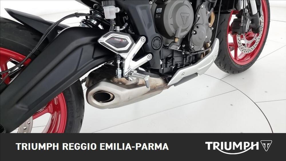 Triumph Trident 660 Triple Tribute Edition (2025) (17)