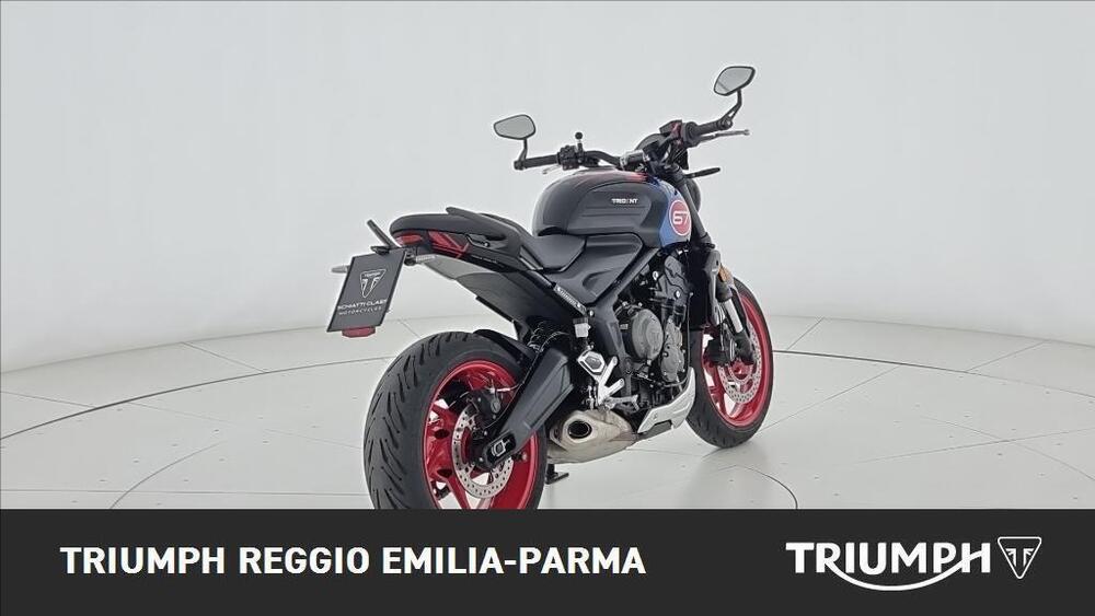 Triumph Trident 660 Triple Tribute Edition (2025) (3)