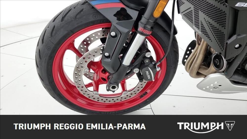Triumph Trident 660 Triple Tribute Edition (2025) (19)