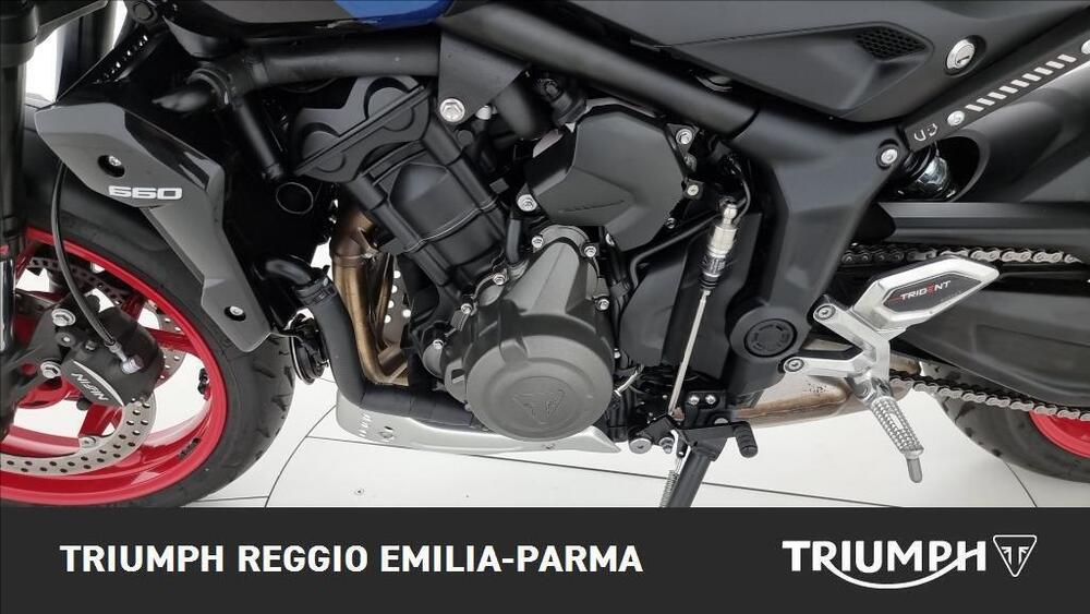 Triumph Trident 660 Triple Tribute Edition (2025) (21)