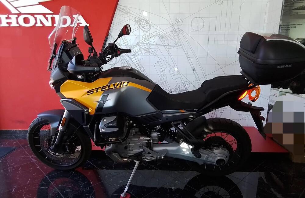 Moto Guzzi Stelvio (2024 - 25) (2)