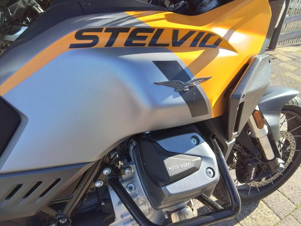 Moto Guzzi Stelvio (2024 - 25) (7)