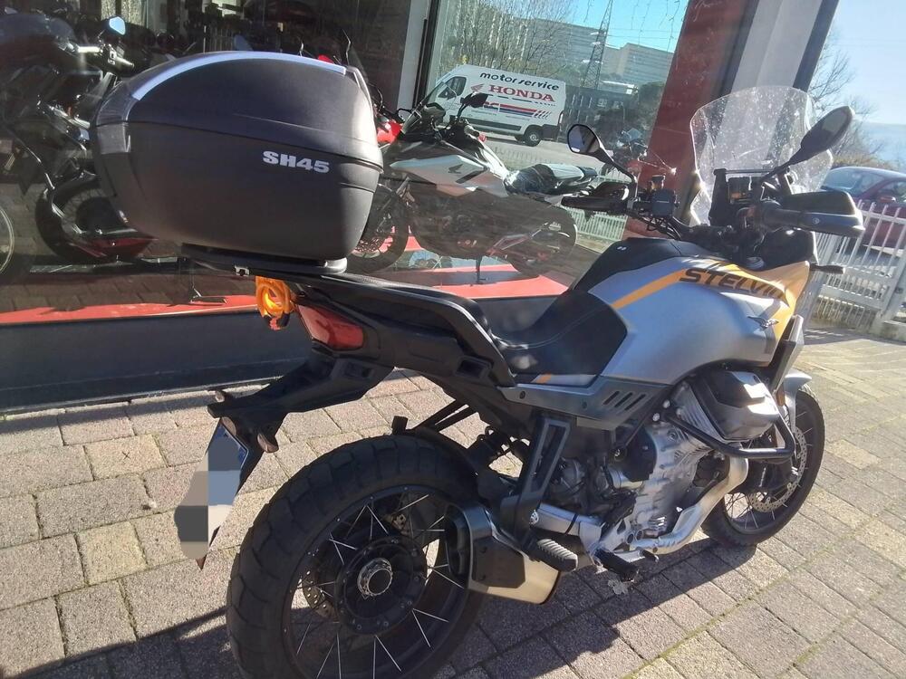 Moto Guzzi Stelvio (2024 - 25) (11)