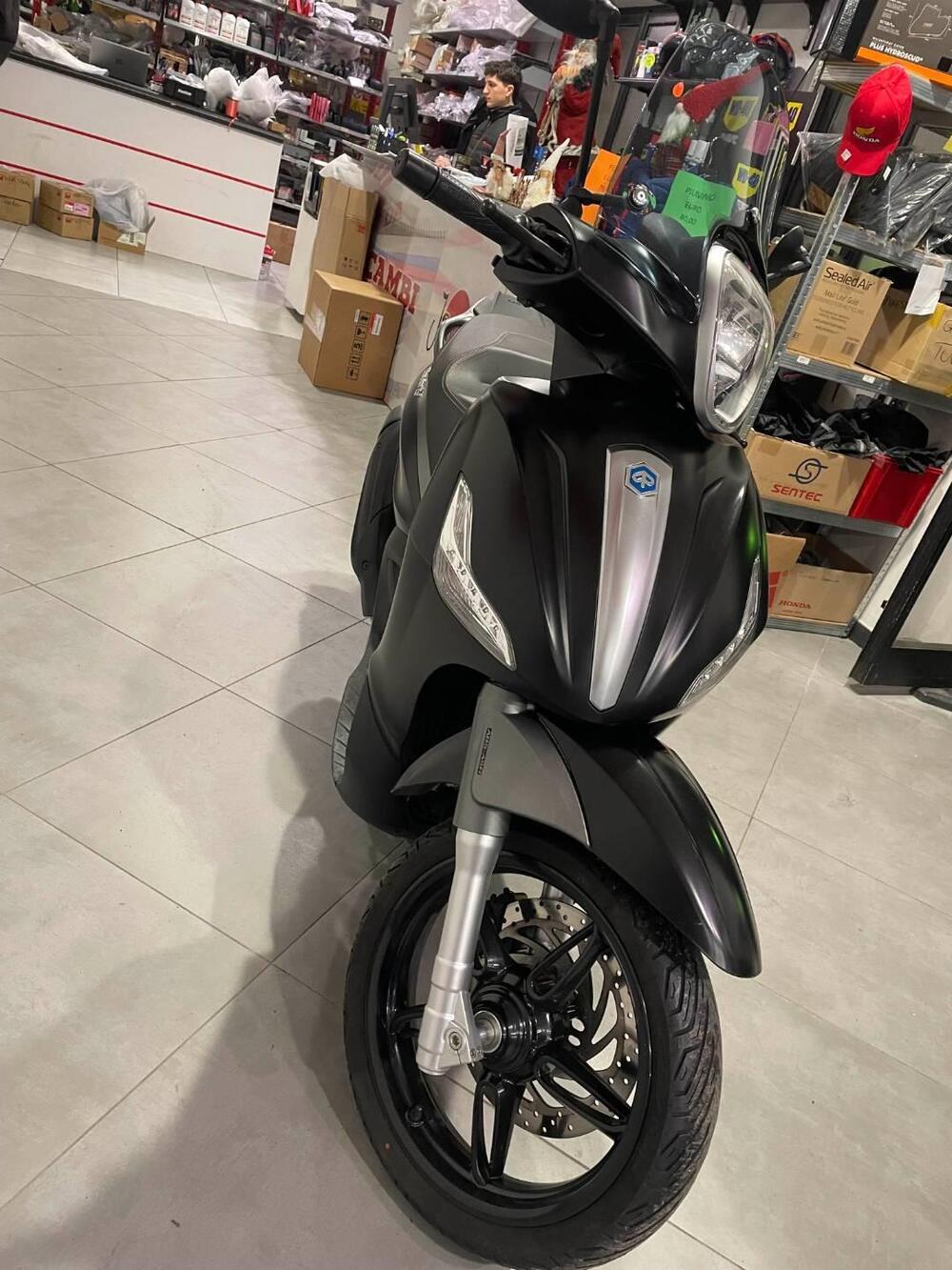 Piaggio Beverly 350 S ABS (2019 - 20) (9)