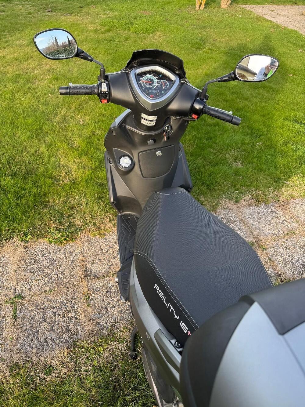 Kymco Agility 125 R16 + (2021 - 25) (11)