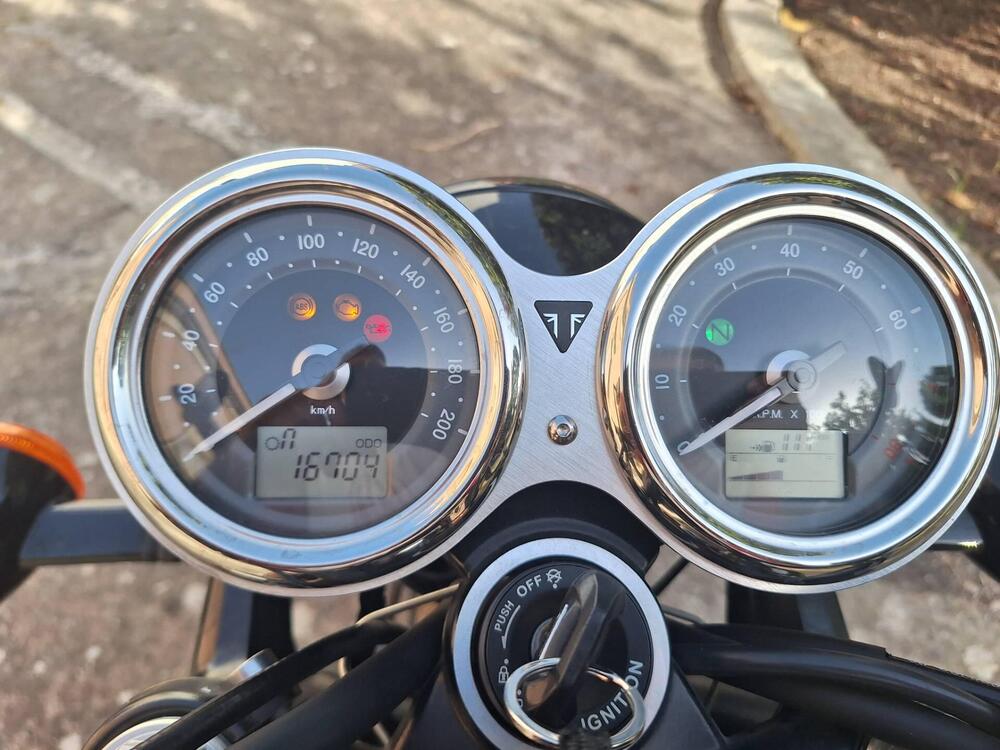 Triumph Bonneville T100 Black (2017 - 20) (5)