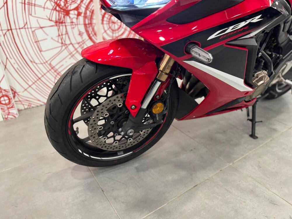 Honda CBR 650 R (2021 - 23) (13)