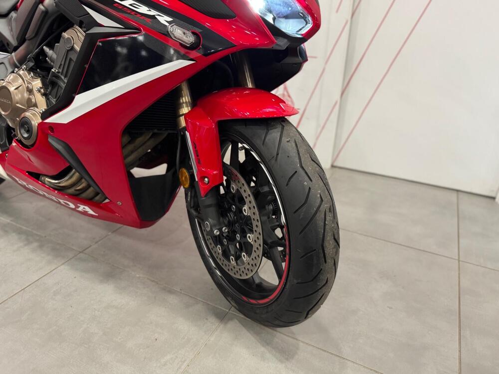 Honda CBR 650 R (2021 - 23) (9)