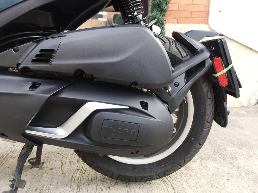Piaggio Beverly 400 ABS-ASR (2021 - 24) (19)