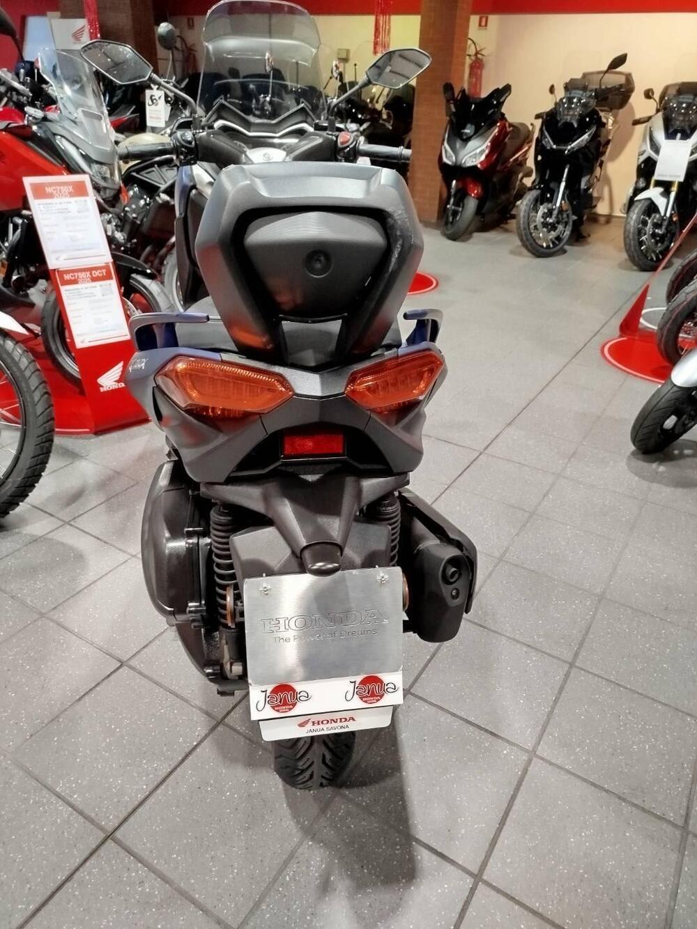 Yamaha X-Max 300 ABS (2017 - 20) (3)