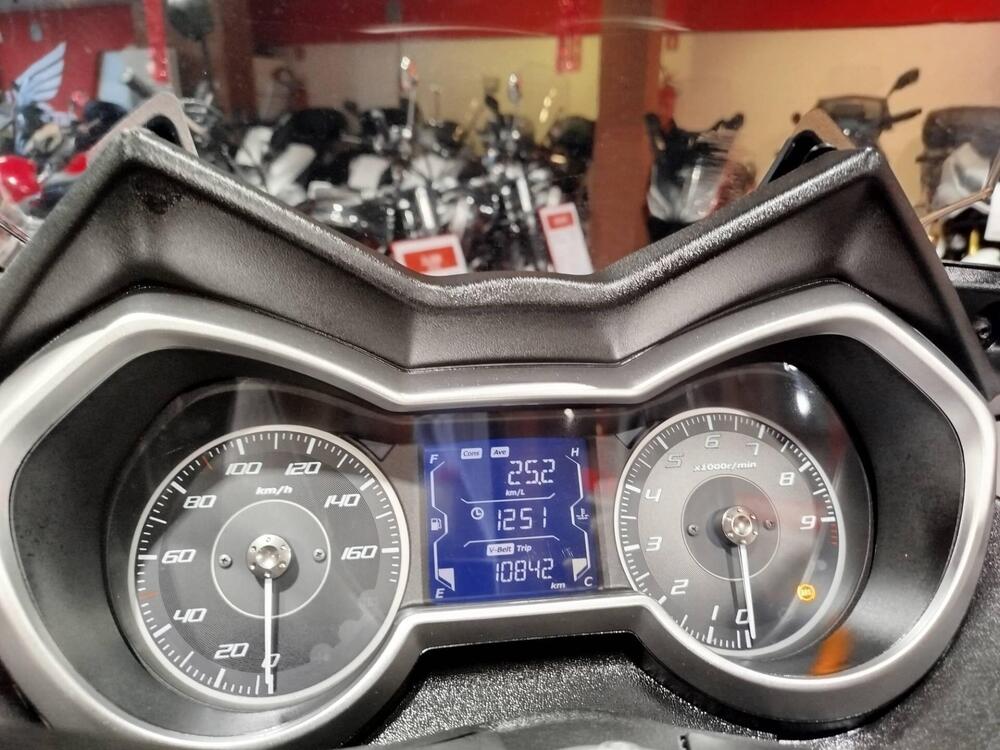 Yamaha X-Max 300 ABS (2017 - 20) (5)