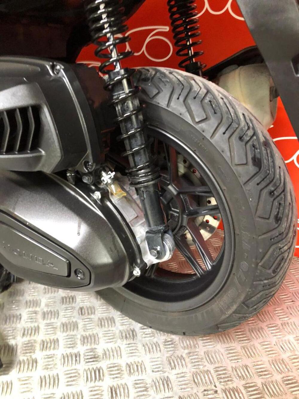 Honda Forza 350 Deluxe (2022 - 24) (6)