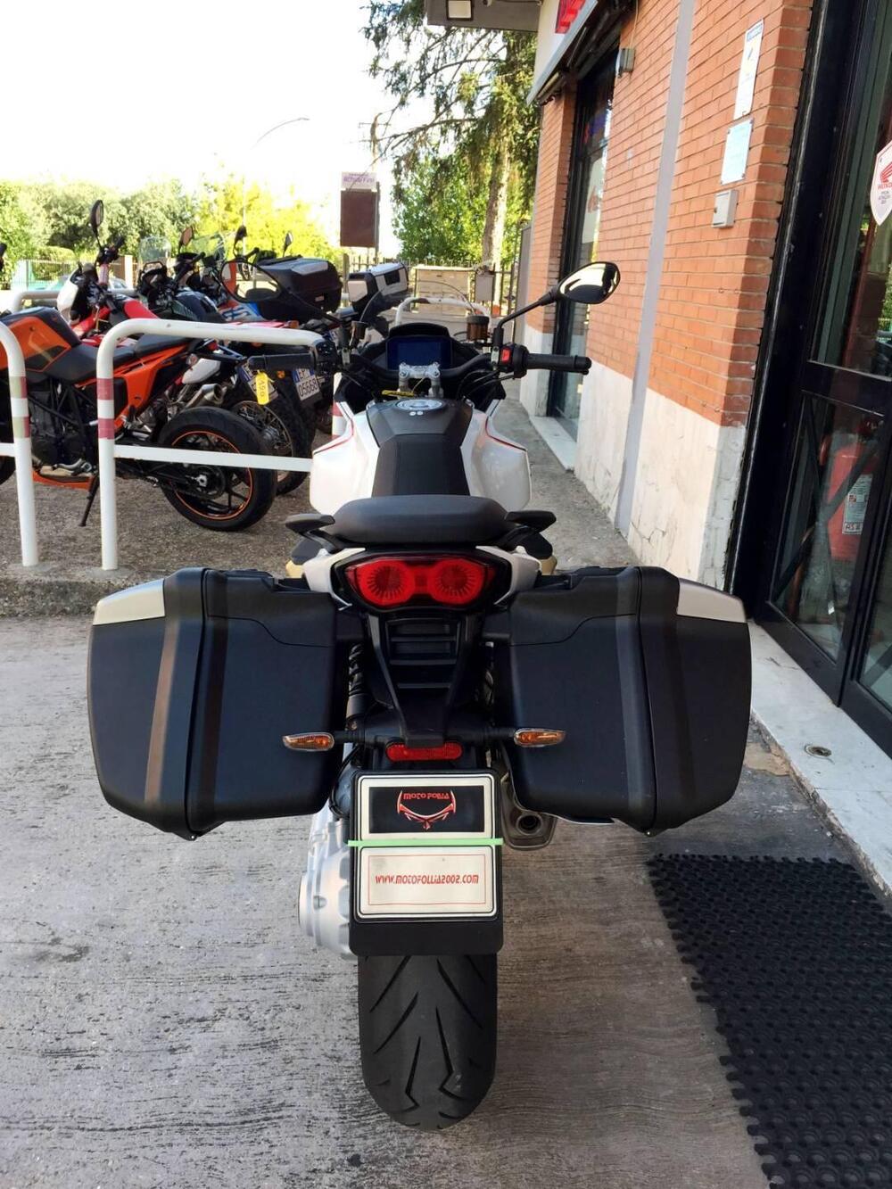 Moto Guzzi V100 Mandello (2022 - 24) (7)