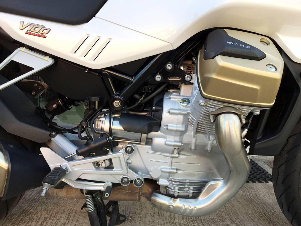 Moto Guzzi V100 Mandello (2022 - 24) (15)