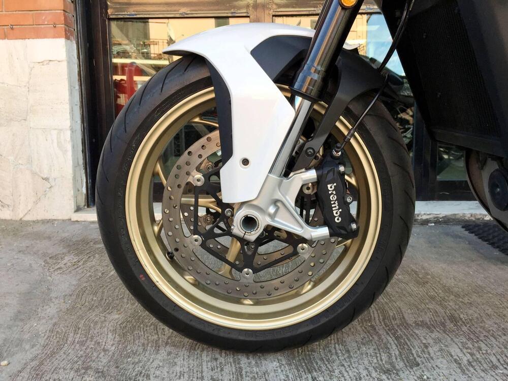 Moto Guzzi V100 Mandello (2022 - 24) (17)