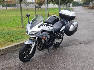 Yamaha FZS 600 Fazer (2002 - 03) usata