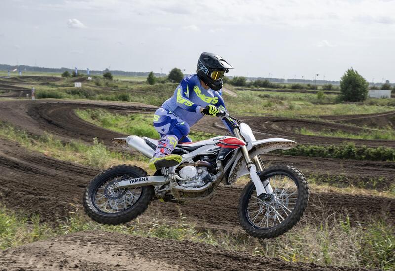 In azione con la Yamaha YZ 450F 2026 nella speciale colorazione dedicata al 70&deg; anniversario