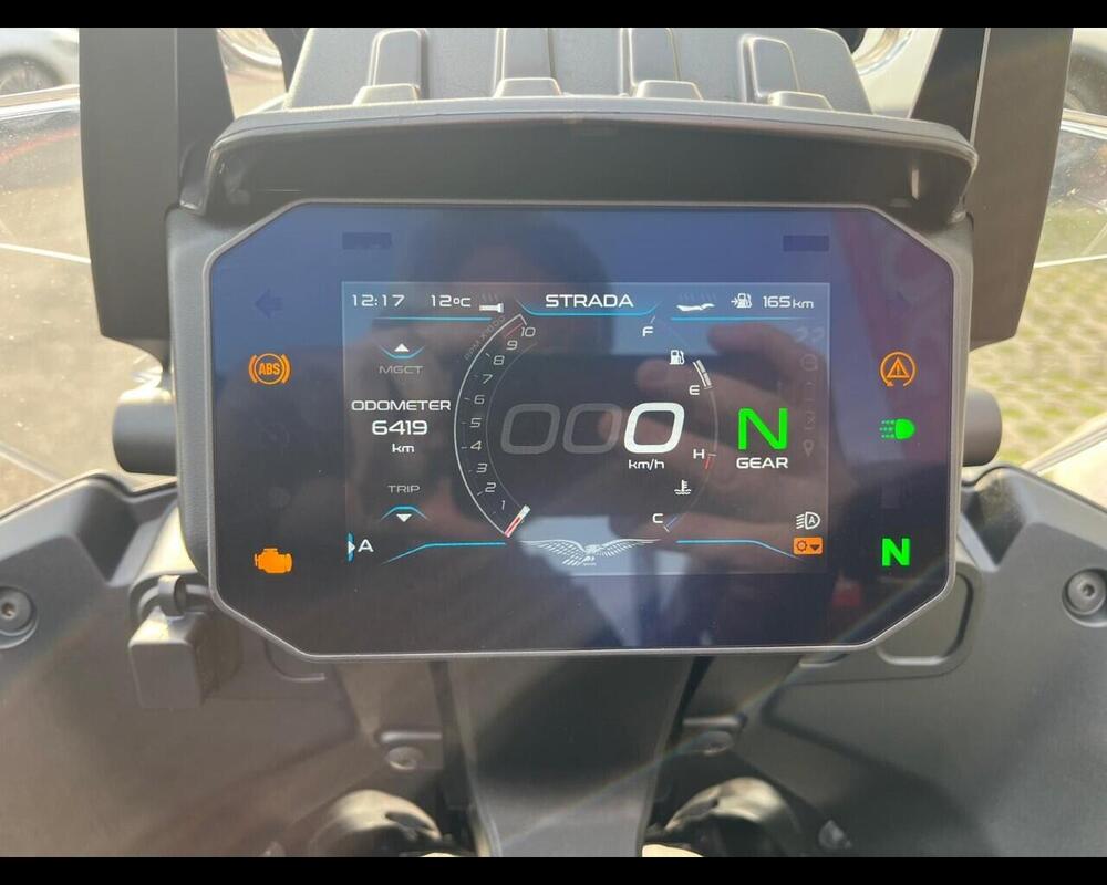 Moto Guzzi Stelvio (2024 - 25) (14)