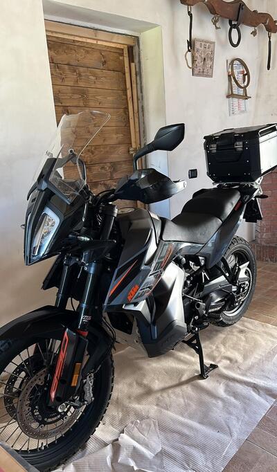 KTM 890 Adventure (2021) usata