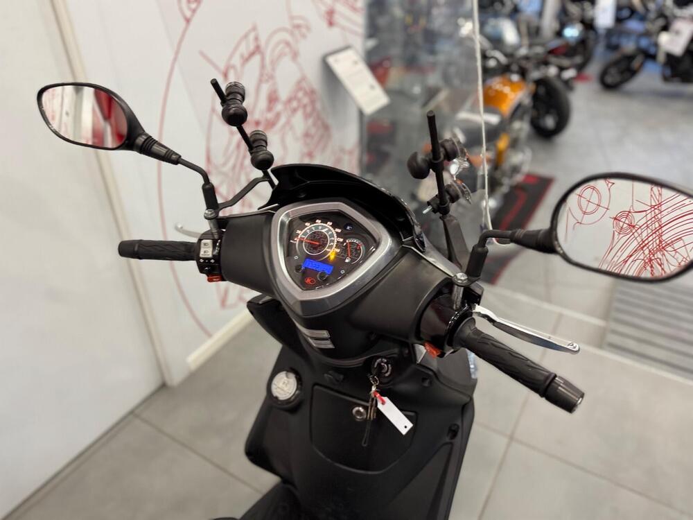 Kymco Agility 125 R16 + (2021 - 25) (8)