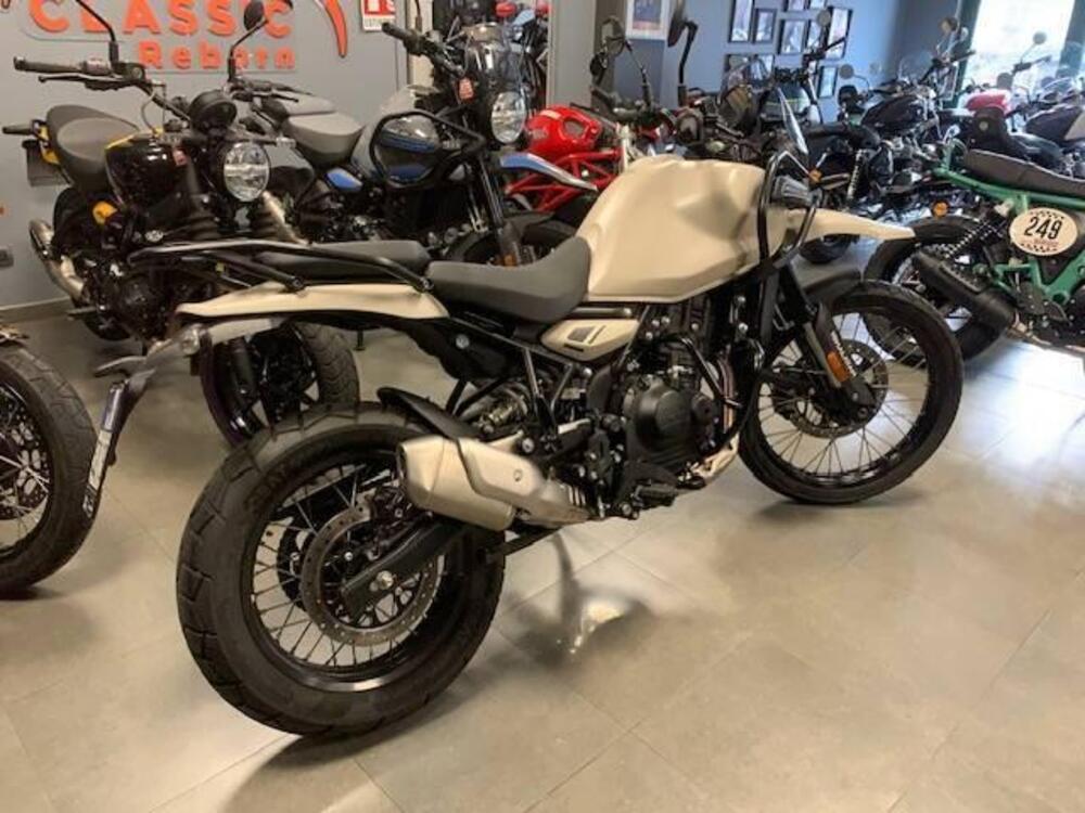 Royal Enfield Himalayan 450 (2024 - 25) (2)