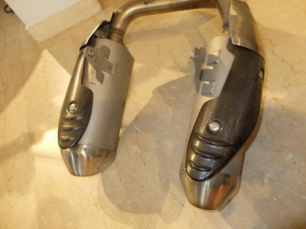 Paracalore carbonio Triumph Speed Triple 1050 2005 generico (7)