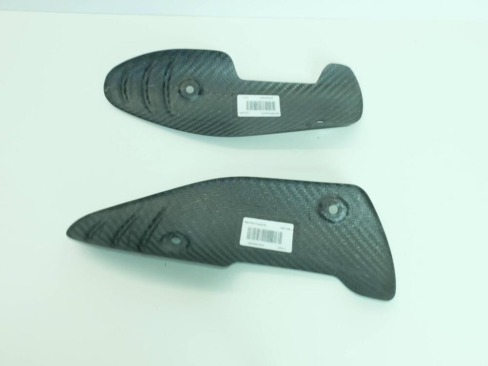 Paracalore carbonio Triumph Speed Triple 1050 2005 generico (3)