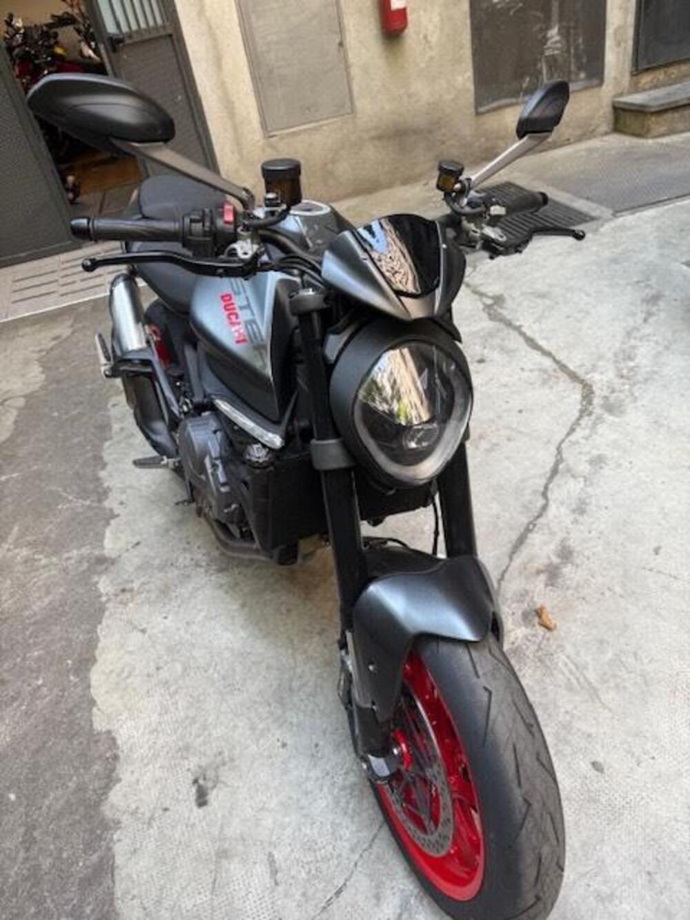 Ducati Monster 937 (2021 - 25) (5)