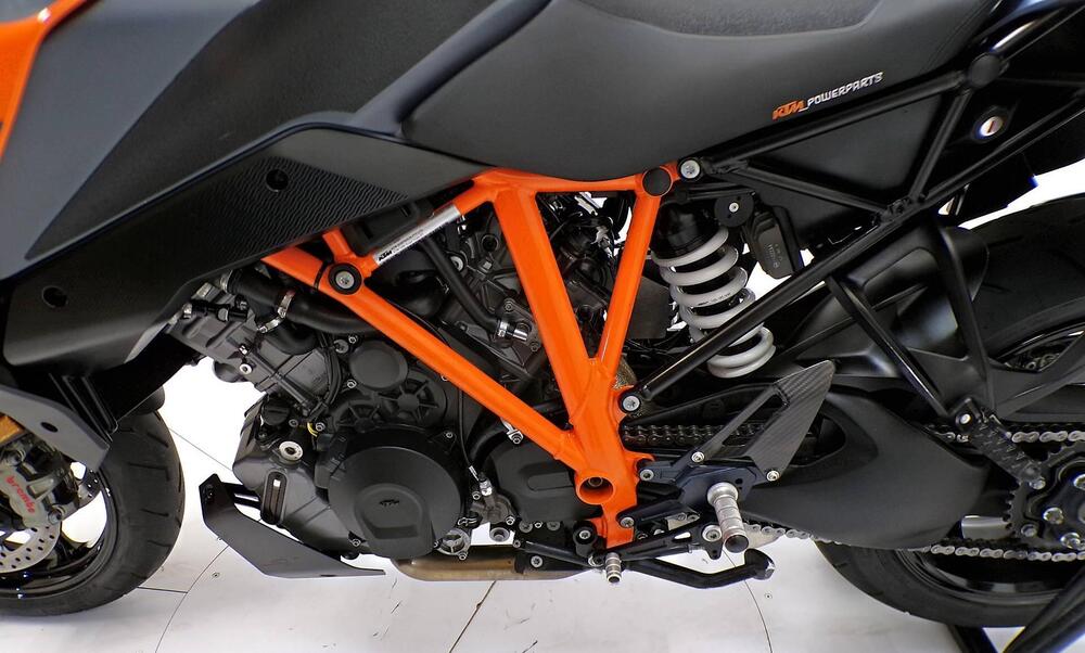 KTM 1290 Super Duke GT (2022 - 25) (8)