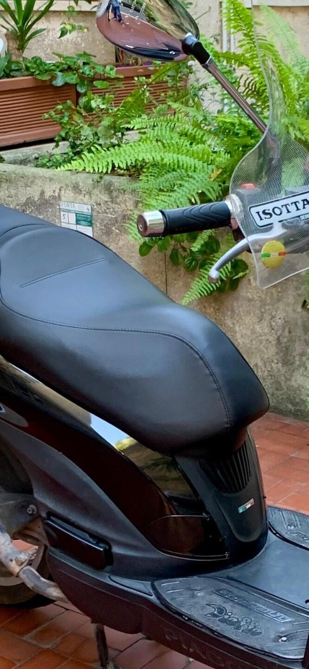 Piaggio Carnaby Cruiser 300 (2008 - 13) (4)