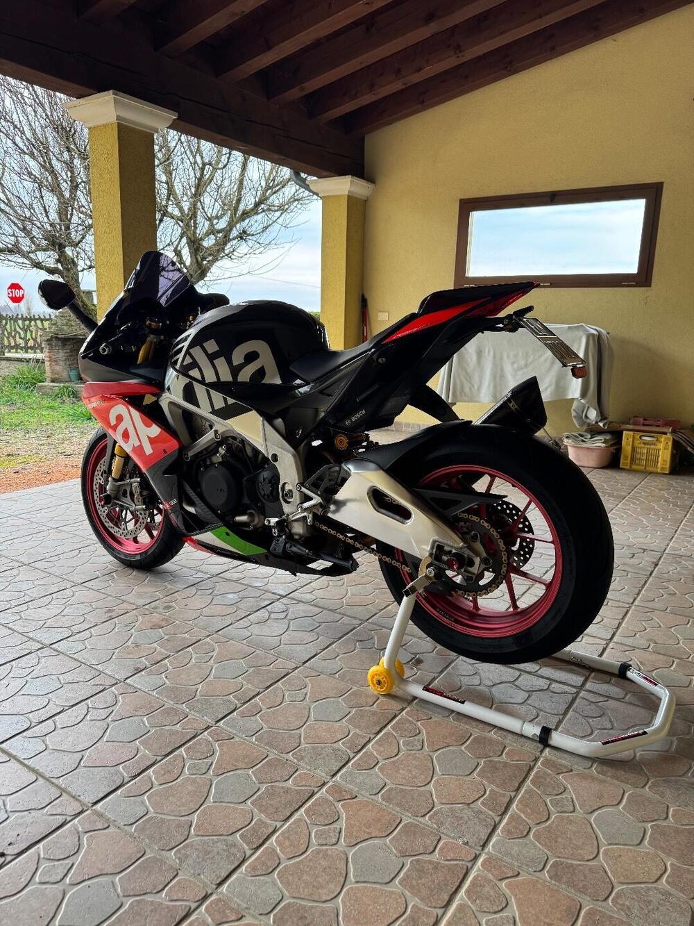 Aprilia RSV4 RF (2017 - 19) (6)