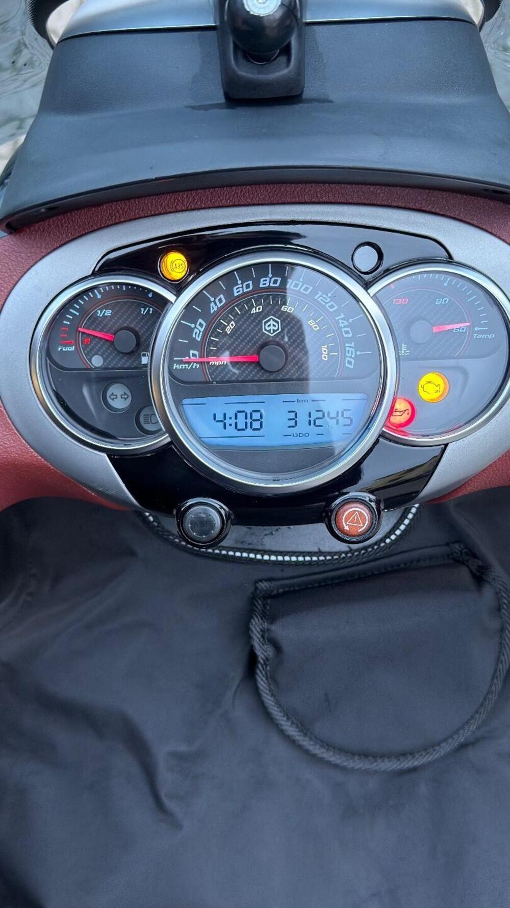 Piaggio Beverly 350 ABS (2016 - 20) (2)