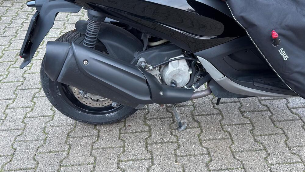 Piaggio Beverly 350 ABS (2016 - 20) (4)