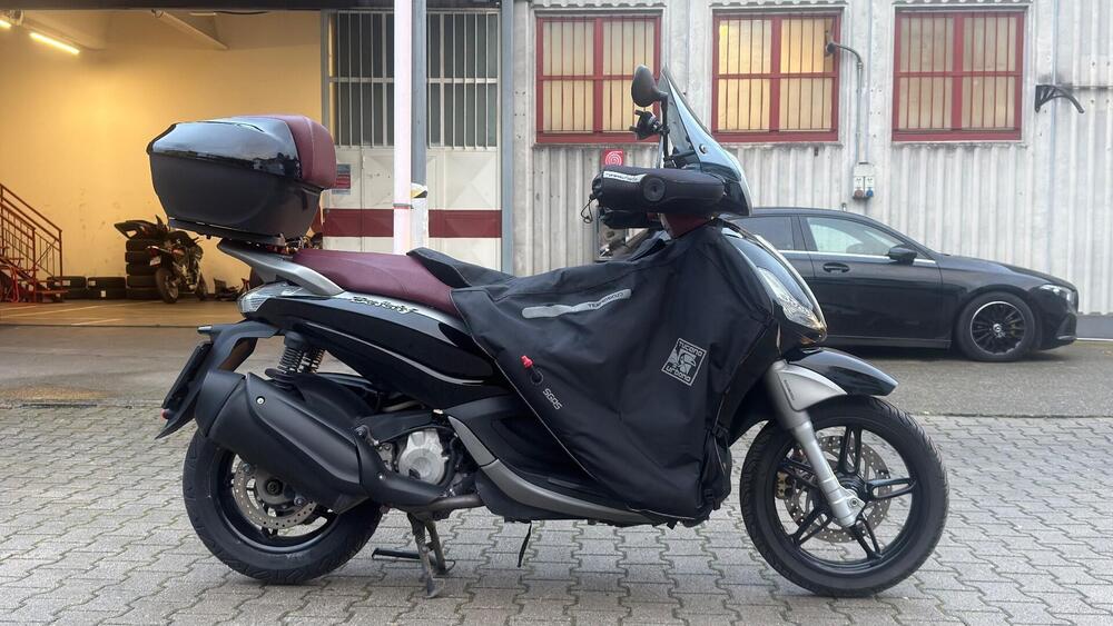 Piaggio Beverly 350 ABS (2016 - 20) (7)