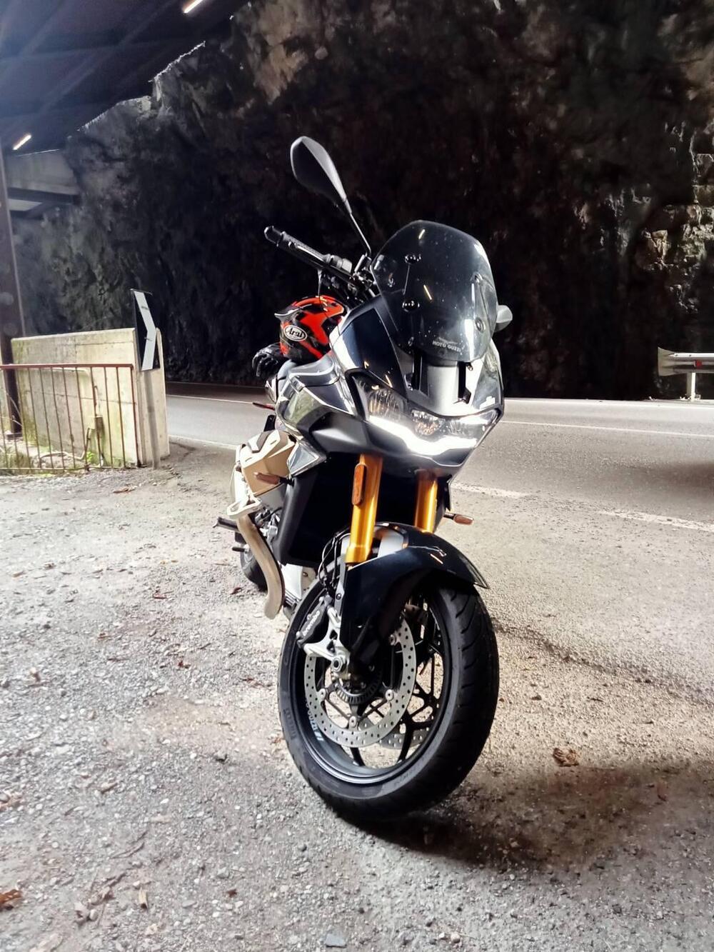 Moto Guzzi V100 Mandello S (2022 - 24) (2)