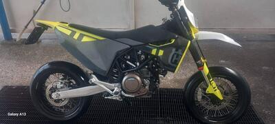 Husqvarna 701 Supermoto (2023 - 25) usata