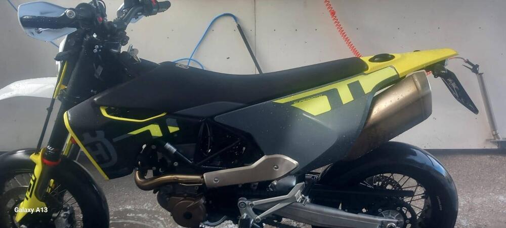 Husqvarna 701 Supermoto (2023 - 25) (2)