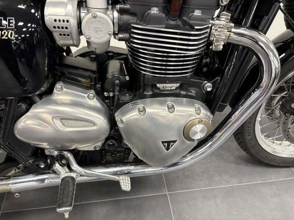 Triumph Bonneville T120 (2021 - 25) (5)