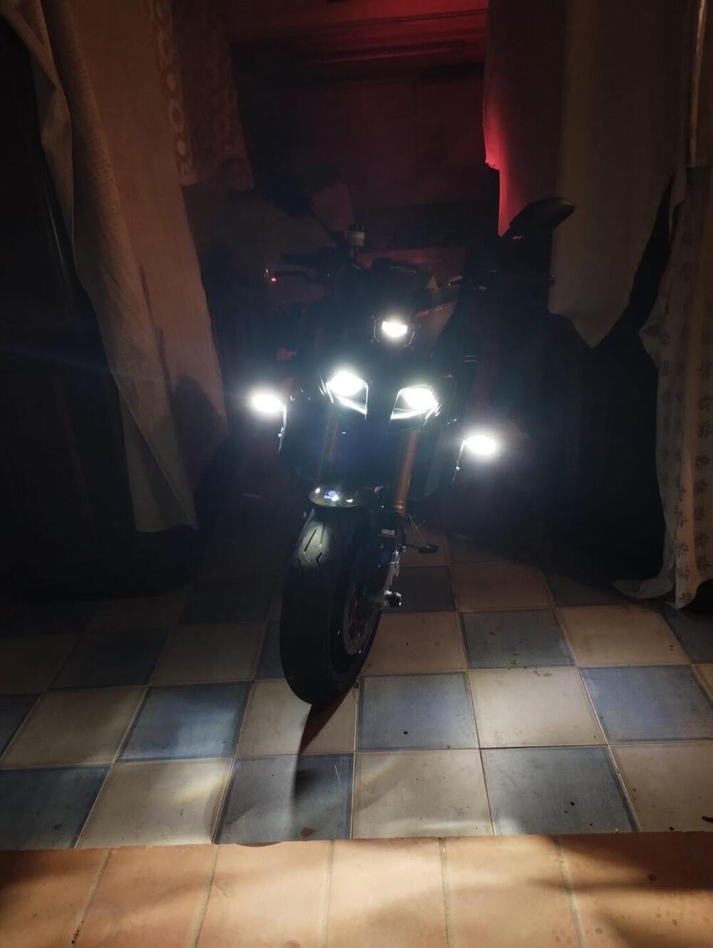 Yamaha MT-10 ABS (2016 - 17) (13)