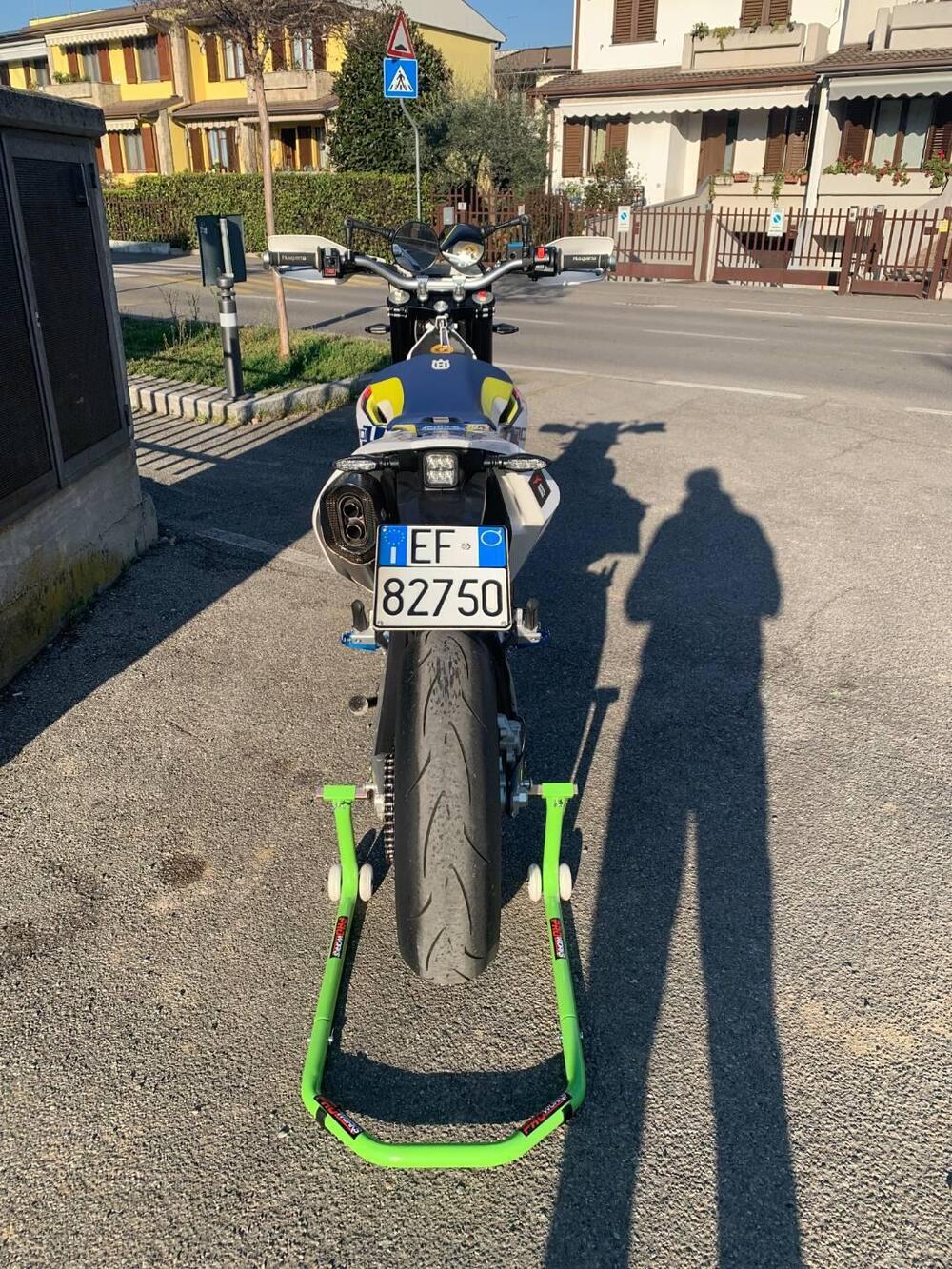 Husqvarna 701 Supermoto (2016) (4)